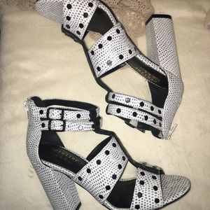 Very cute and great with anything 💕